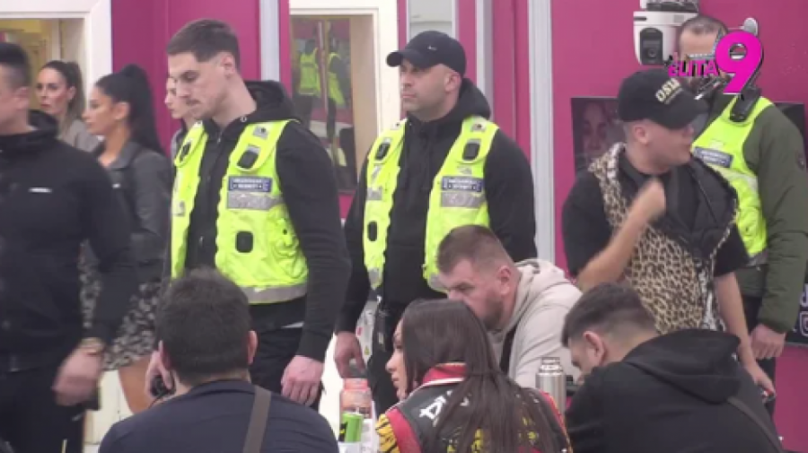 MONSTRUOZAN OKRŠAJ U "ELITI", OBEZBEĐENJE OPKOLILO BELU KUĆU, HITNO PREKINUT PROGRAM NA PINKU: Voditeljka jedva nastavila emisiju!