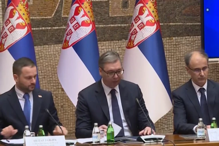 POČELA SEDNICA O PITANJIMA STRATEŠKOG ZNAČAJA! Vučić u ime naroda postavlja pitanja ministrima i svima iz državnih službi