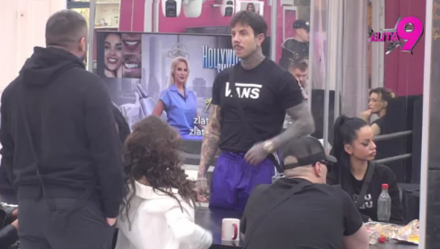 STRAVIČAN OKRŠAJ UŽIVO NA PINKU: Asmin se kao furija spustio na Filipa Đukića, jedva uspeli da nastave emisiju!