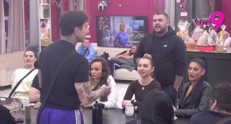 STRAVIČAN OKRŠAJ UŽIVO NA PINKU: Asmin se kao furija spustio na Filipa Đukića, jedva uspeli da nastave emisiju!