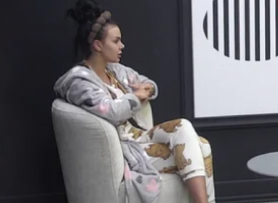 SKANDALČINA! Maja Marinković GOLA šetala po "Eliti", takmičari u STRAHU šta joj se dešava! (FOTO)