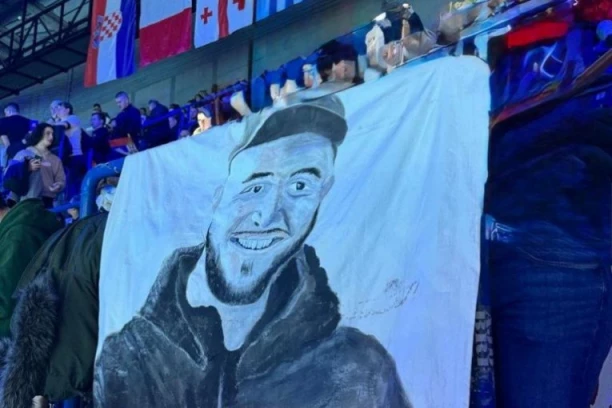 SCENA KOJA JE IZAZVALA SUZE NA VATERPOLO FINALU! Lik heroja stradalog u požaru u Švajcarskoj na tribinama Arene! (FOTO)