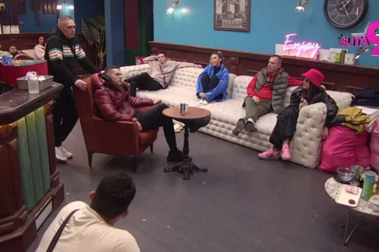 Učesnici igraju "Igru istine"