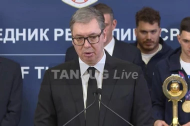 "PONOSAN SAM NA VAS": Predsednik Vučić ugostio zlatne srpske vaterpoliste! (VIDEO)