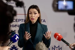 "NAPASTI NOŽEM SUNARODNIKA SAMO ZATO ŠTO DRUGAČIJE MISLI..." Ministarka Mesarović najoštrije osudila blokadersko nasilje na Slaviji!