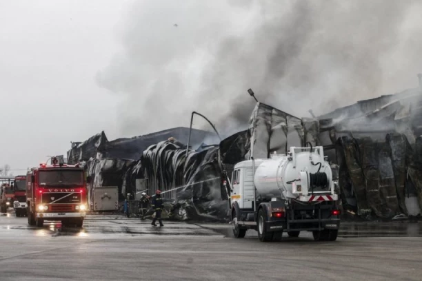 DOŠLO JE VREME ZA ODGOVORNOST! Uhapšeni vlasnik, menadžer obezbeđenja i šef smene zbog eksplozije u fabrici keksa u Grčkoj!