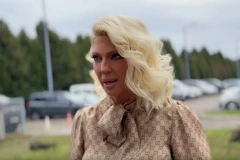 KARLEUŠA NAPUSTILA STUDIO U ŠIMANOVCIMA, HITNO ZAUSTAVLJENO SNIMANJE: Pevačica besna izletela iz emisije, usledio šok-obrt!