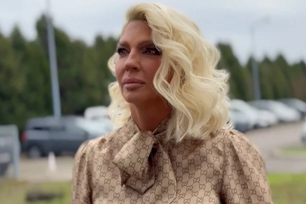 "VOLE BIVŠI MUŽEVI DA ZABRANJUJU...":  Jelena Karleuša brutalno nakon drame s Duškom, pa razvezala jezik o ESTRADI! (VIDEO)