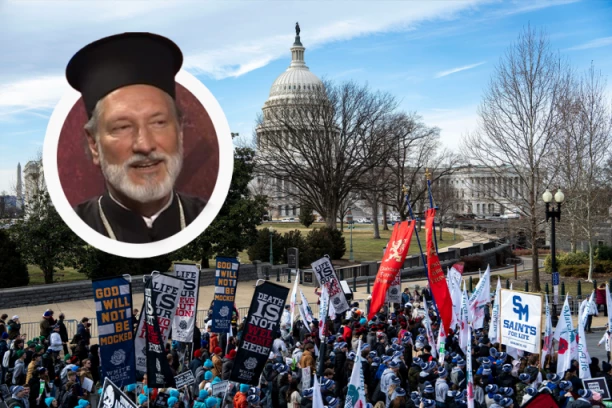 VLADIKA IRINEJ MOLITVOM OTVORIO PROTESTNI MARŠ U AMERICI: 100.000 Amerikanaca klicalo srpskom arijereju (VIDEO)