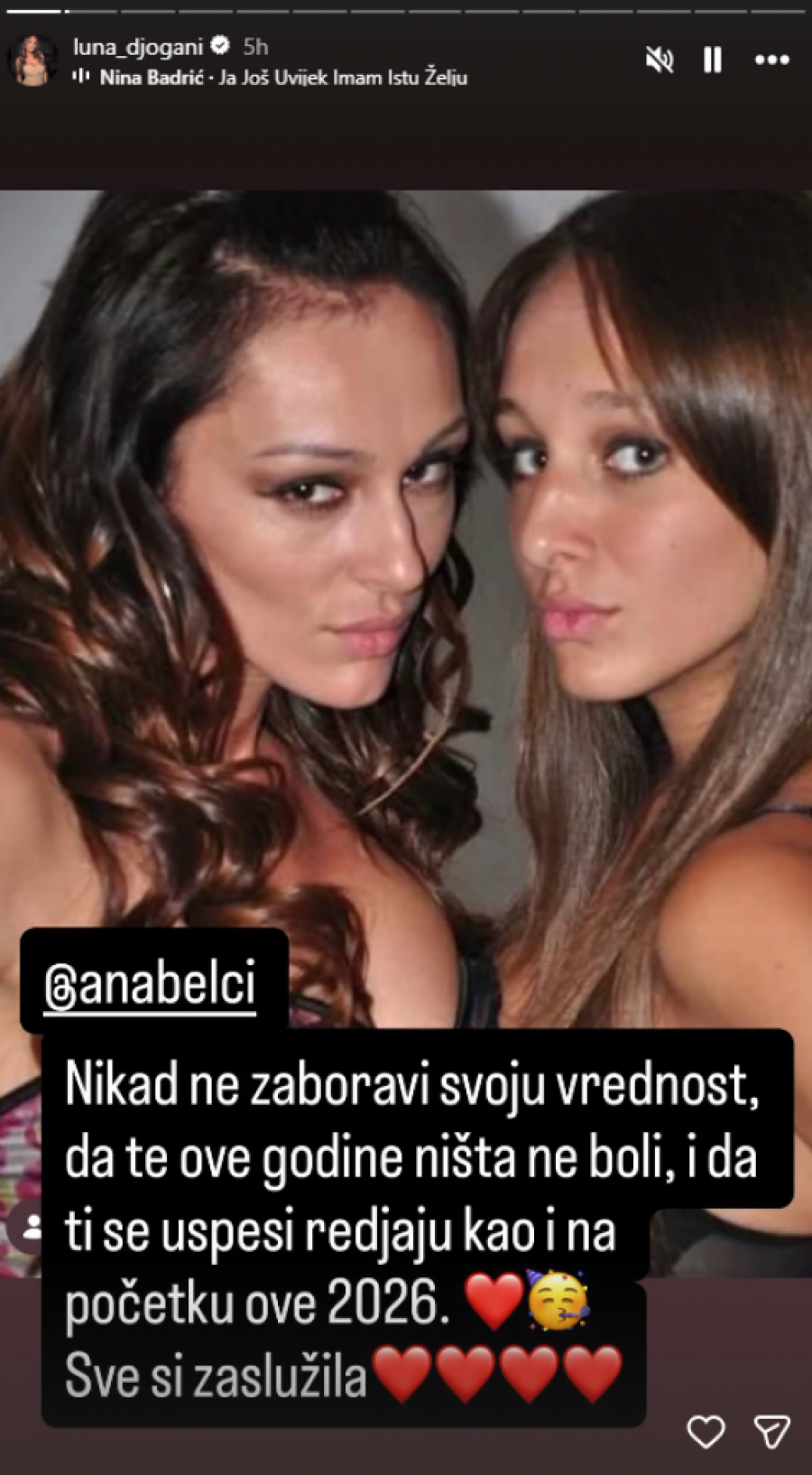 "SVE SI ZASLUŽILA!" Osvanule slike iz prošlosti Anabele i Lune, ćerke joj se obratile OVIM REČIMA!