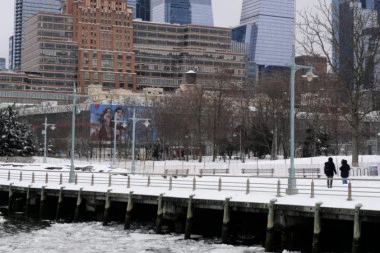 LEDENA APOKALIPSA NASTAVLJA DA ODNOSI ŽIVOTE! Najmanje 30 žrtava ledenog olujnog talasa u ugroženim delovima SAD, očekuje se novi talas arktičkog vazduha! (FOTO, VIDEO)