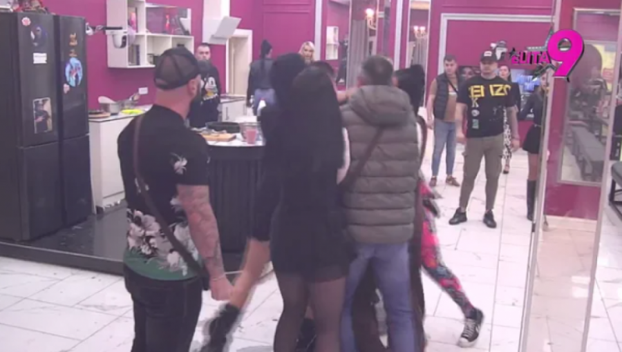 SKANDALČINA! Obezbeđenje jedva razdvojilo Luku i Viktora, Vujović NAPAO i voditelja! (VIDEO)