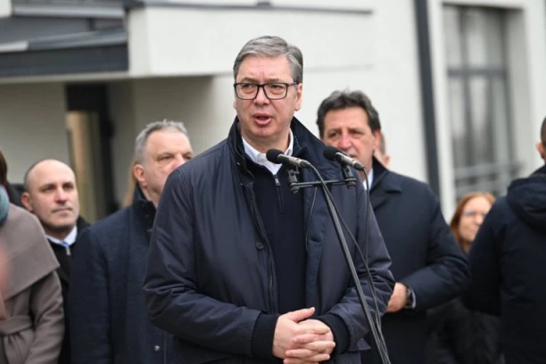 SVEČANO OTVARANJE ŠKOLE U VELIKOJ DRENOVI! Vučić: Hoćemo da se odužimo velikim junacima! (VIDEO)