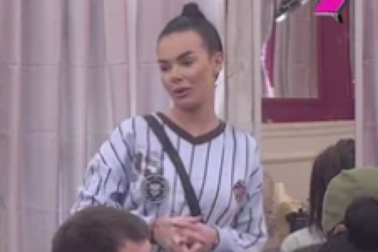 Mina Vrbaški i Anita Stanojlović u svađi