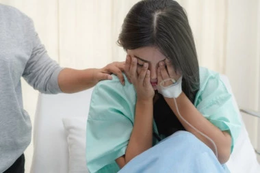 UNIŠTEN ŽIVOT ZBOG JEDNE LEKARSKE GREŠKE: Mladoj ženi izvadili zdravu matericu jer su pomešali nalaze, bolnica šokirala javnost svojim odgovorom!