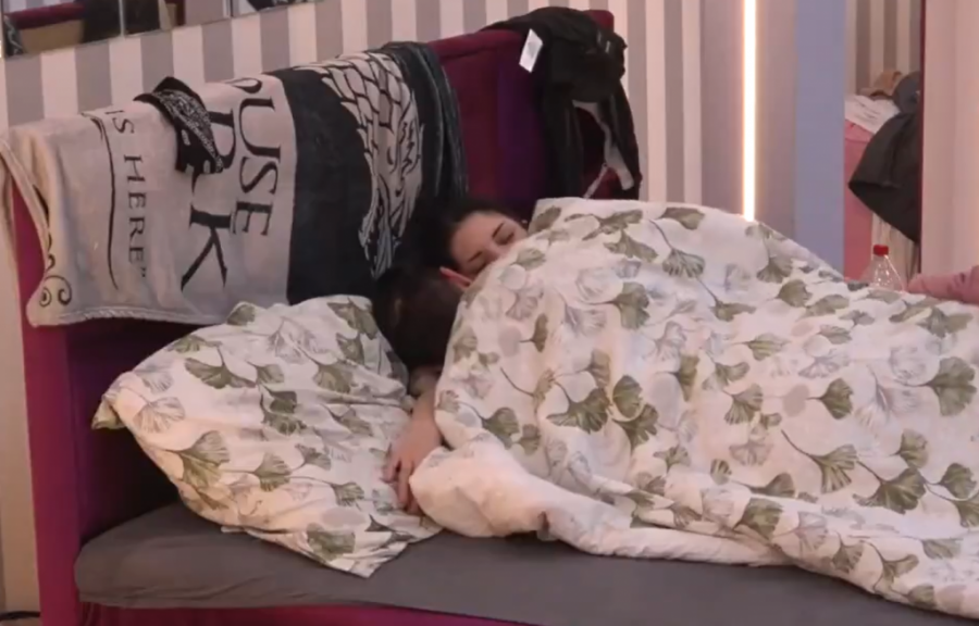 OVO GLEDATE NA SOPSTVENU ODGOVORNOST! Nerio zadovoljio Hanu pod upaljenim svetlima! Jedva izašao iz kreveta!