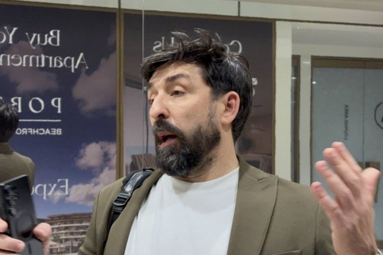 Ognjen je sinoć slavio rođenje ćerke Lole