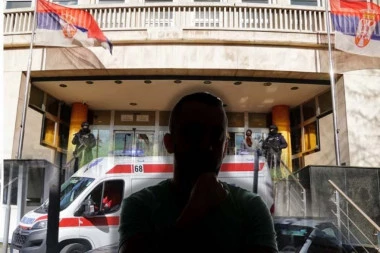 SAZNAJEMO! "VRAČARAC" HITNO PREBAČEN U BOLNICU! Optužen da je cijanidom u pečenju hteo da otruje pritvorenika, sada on završio u krevetu!