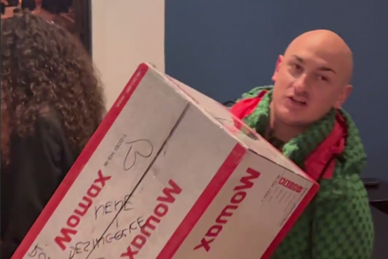 Desingerica sa ženom