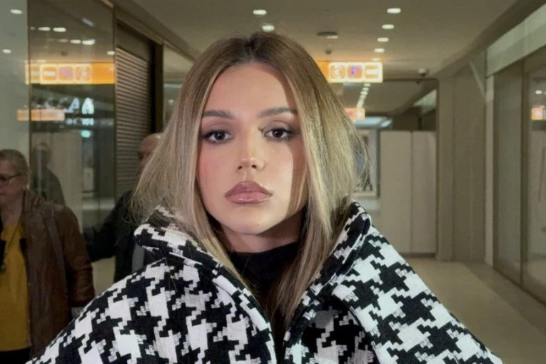 VODITELJKA PINKA ODUVALA BRESKVICU, MORA DA ZNA GDE JOJ JE MESTO: Niko nije shvatio šta se dogodilo na proslavi Ognjena Amidžića!