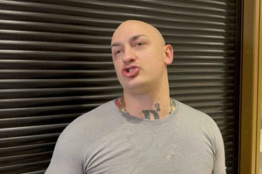 DESINGERICA POBESNEO ZBOG PITANJA DA LI BI ĆERKI NAŠAO JEDNOG "KASPERA": Reper van sebe, ovo mu je najgora noćna mora! (VIDEO)