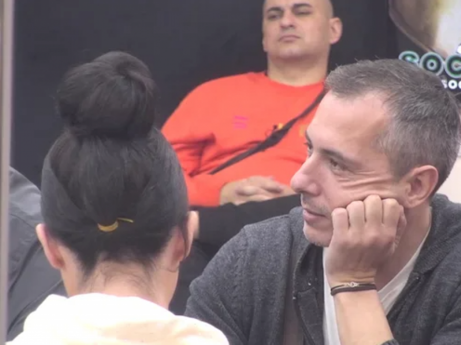 "GRUDI SU JOJ KAO JASTUK": Kačavenda zavela Mikija Dudića, pa ga ODUVALA pred milionima! (VIDEO)