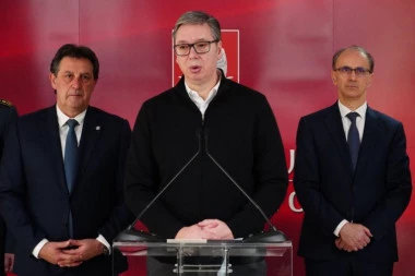 "ŠTO SE TIČE STAJANJA NA CRTU, JA VIŠE NE MOGU DA SE KANDIDUJEM ZA PREDSEDNIKA" Vučić: Borićemo se da ne pobede zato što verujemo da bi uništili Srbiju (VIDEO)