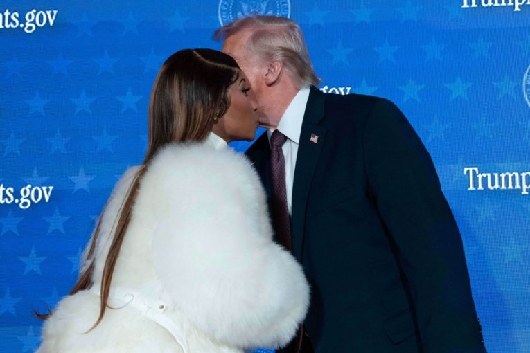 Niki Minaž i Donald Tramp