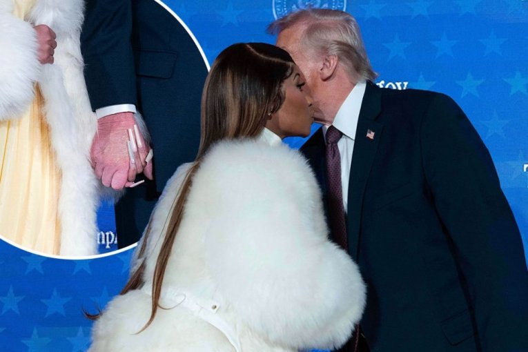 Republika / Foto Galerija / Niki Minaž i Donald Tramp