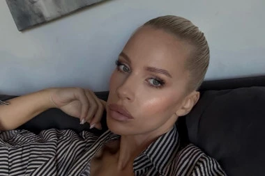 "NISAM MISLILA DA U 41. PRESTAJE PRAVO NA LAKOĆU": Kristina Bekvalac se skinula, nastao HAOS - sestre joj odmah odgovorile! (FOTO)