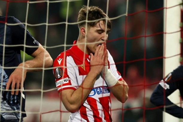 POLUVREME NA MARAKANI: Ni dva gola nisu dovoljna za vođstvo - VAR kreira sudbinu Zvezde! (VIDEO)