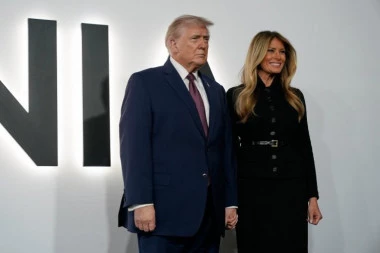 "OTVORENIJA JE SADA": Donald Tramp otvorio dušu na premijeri filma o MELANIJI (VIDEO)