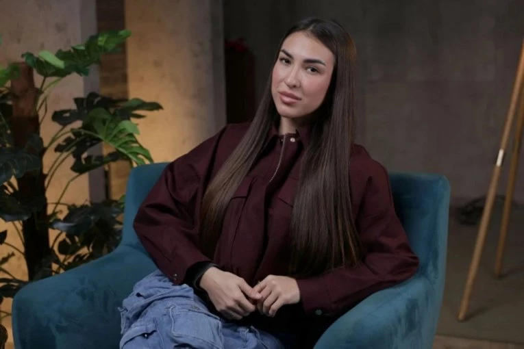 Nevena je ostala trudna sa 15, a kroz prerano sazrevanje prošla je uz podršku roditelja: Danas se ćerka ponosi njom (VIDEO)