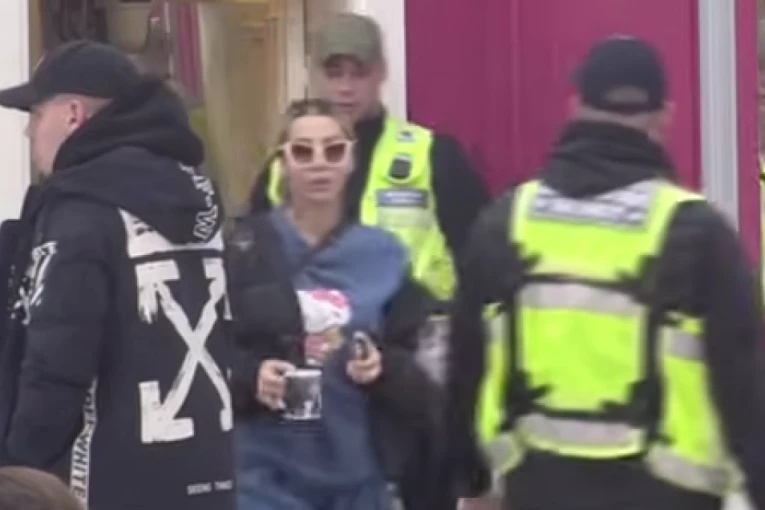 ANELI SAZNALA DA JOJ SUD ODUZIMA DETE ZBOG ASMINA: Obezbeđenje moralo HITNO da reaguje, upala u DELIRIJUM HISTERIJE - TI SI MONSTRUM!