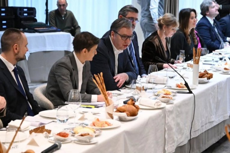 VUČIĆ OKUPIO AMBASADORE ZEMALJA EU! Predsednik se oglasio nakon važnog sastanka: Gradimo bolju i sigurniju budućnost za sve građane