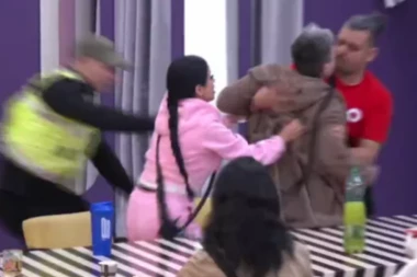 MATORA PRETUKLA BORU UŽIVO U PROGRAMU: Obezbeđenje HITNO moralo da je izvede - Veliki šef odmah reagovao na ove SCENE!