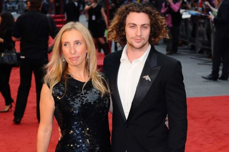 NAJLEPŠI MUŠKARAC NA SVETU je imao 18 kada se zaljubio u rediteljku (42): Odmah je rekao je da će je OŽENITI - evo kako SADA izgledaju!