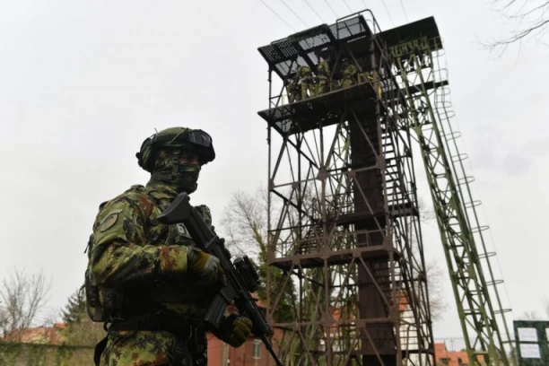 Srbija vraća obavezni vojni rok: Evo kada počinje prijava i kada prvi regruti ulaze u kasarne!