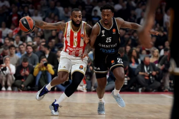 DUBAI PAO NA KOLENA: Kodi "sipa" trojke i crveno-beli ubedljivo vode!