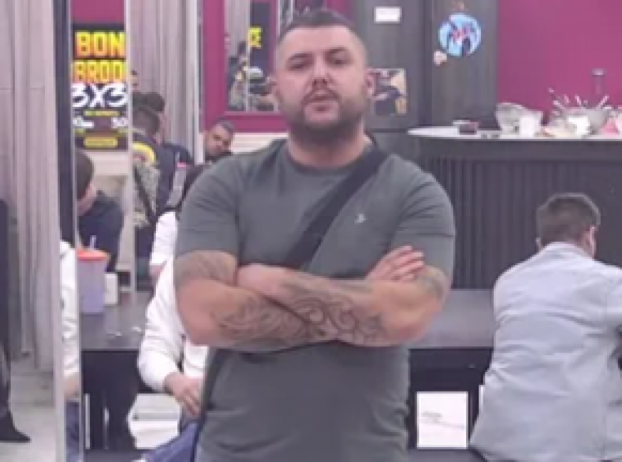 ASMIN PODNOSI PAPIRE ZA ODUZIMANJE STARATELJSTVA: Aneli Ahmić dobila UŽIVO u programu informacije iz spoljnog sveta, evo kad ADVOKAT dolazi!