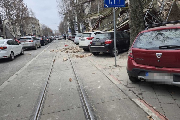 Srušila se kuća u ulici Džordža Vašingtona