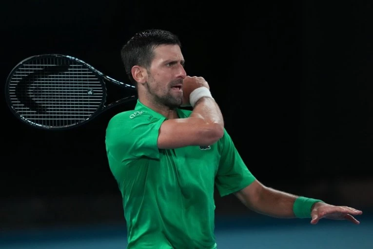 DRAMA U MELBURNU: Novak Đoković hitno tražio medicinski tajm-aut!