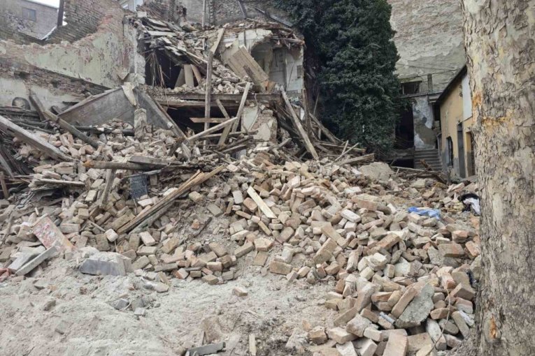 Urušena kuća u Beogradu