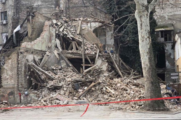 Urušena kuća u Beogradu