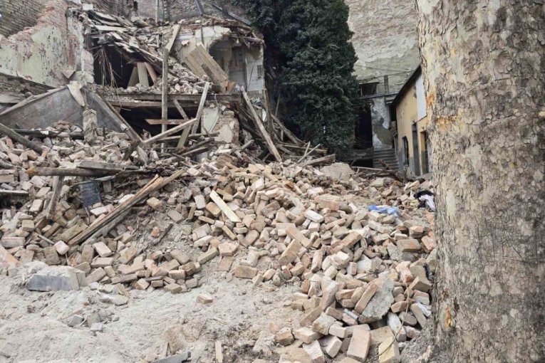 Urušena kuća u Beogradu