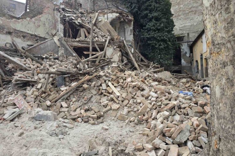 Urušena kuća u Beogradu