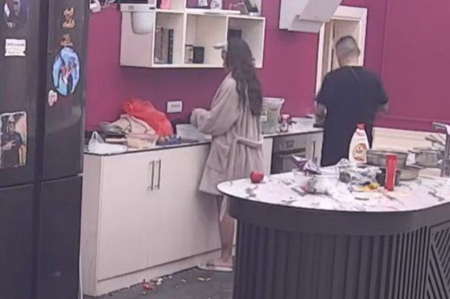 JUTARNJA AKCIJA TEODORE DELIĆ! Uhvatila Bebicu u mašinu DOK SU OSTALI SPAVALI, pušten snimak BEZ CENZURE! (GALERIJA)