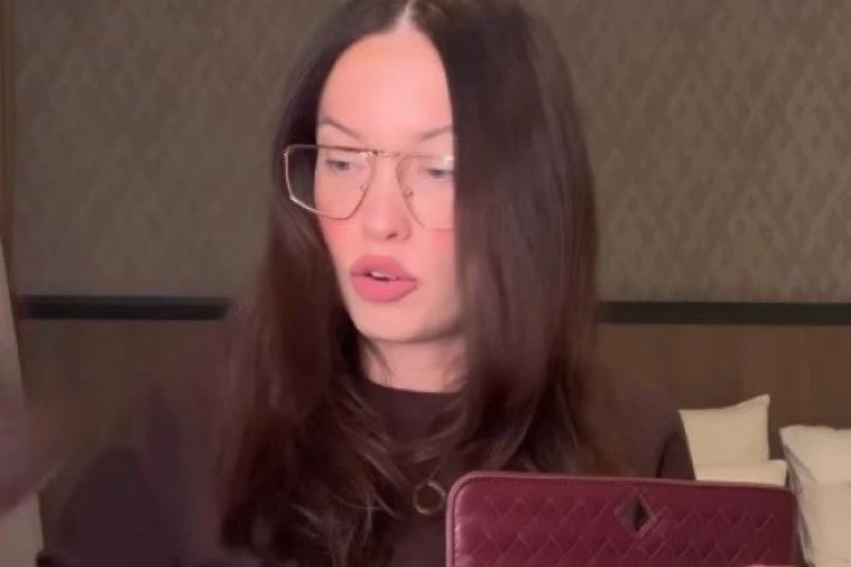 ŠTA MIRKA VASILJEVIĆ NOSI U TORBI? Glumica šokirala javnost - BEZ DVE STVARI NE NAPUŠTA KUĆU!