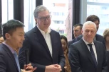 ČUDA VEŠTAČKE INTELIGENCIJE; TEHNOLOGIJA BUDUĆNOSTI: Vučić pristustvuje prezentaciji robota!