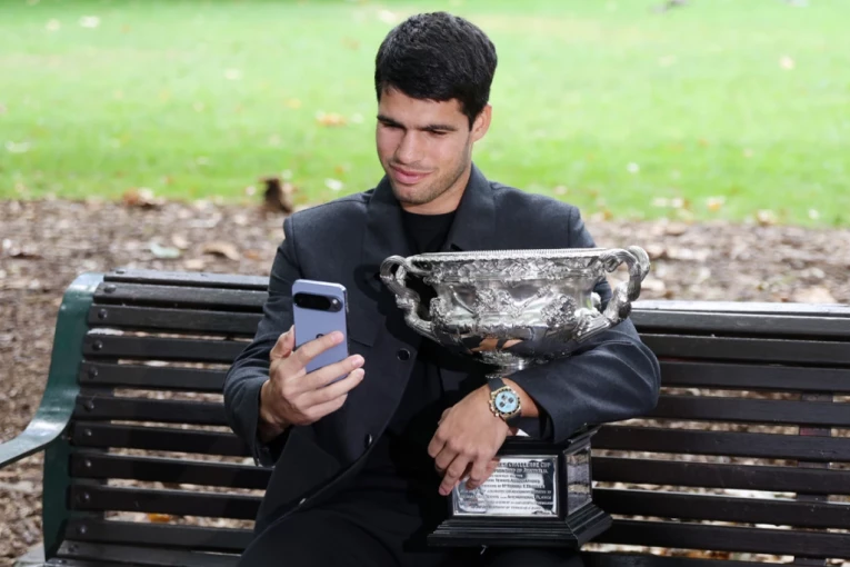 Ovako izgleda ALKARAZOV STAN u kojem živi sa roditeljima: Milioner pokazao mušemu kakvu ima gotovo svaki SRBIN, a evo gde spava